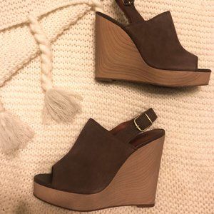 LUCKY BRAND Taupe Wedge Sandal Size 8